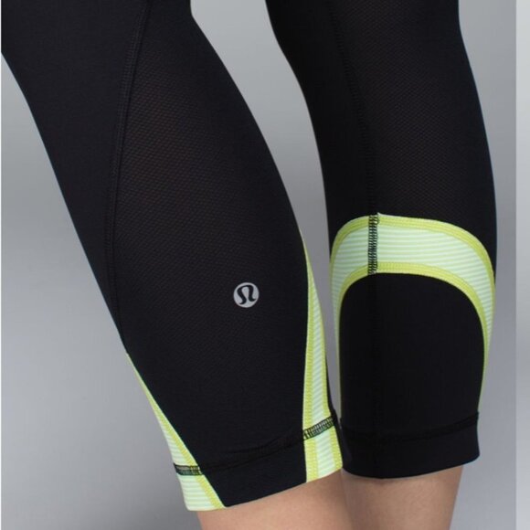 Lululemon Run: Inspire Crop II Black & Green - Picture 4 of 16